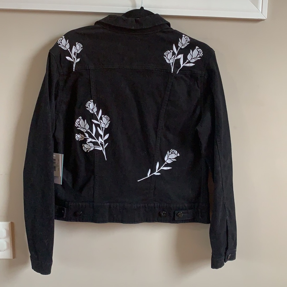 NWT B&W Jean Jacket - Picture 2 of 3